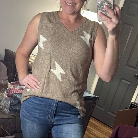 Easel Lightening Bolt Sleeveless Sweater in Mushroom Size S & M NWT - Picture 3 of 5